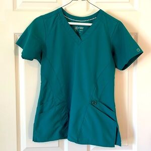 W123 Scrub Top - Hunter Green.